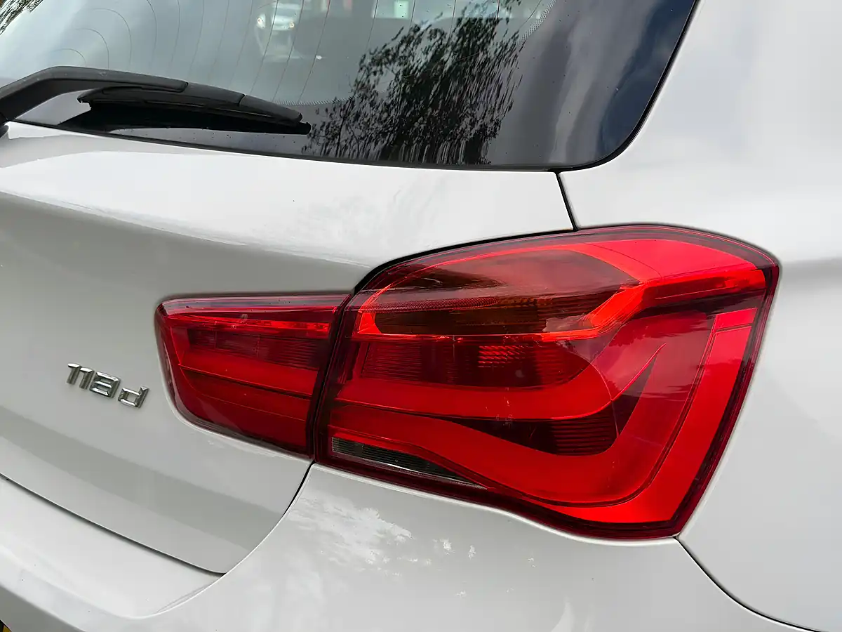 Used 2017 BMW 1 Series Sport White - Interior and Exterior details 9