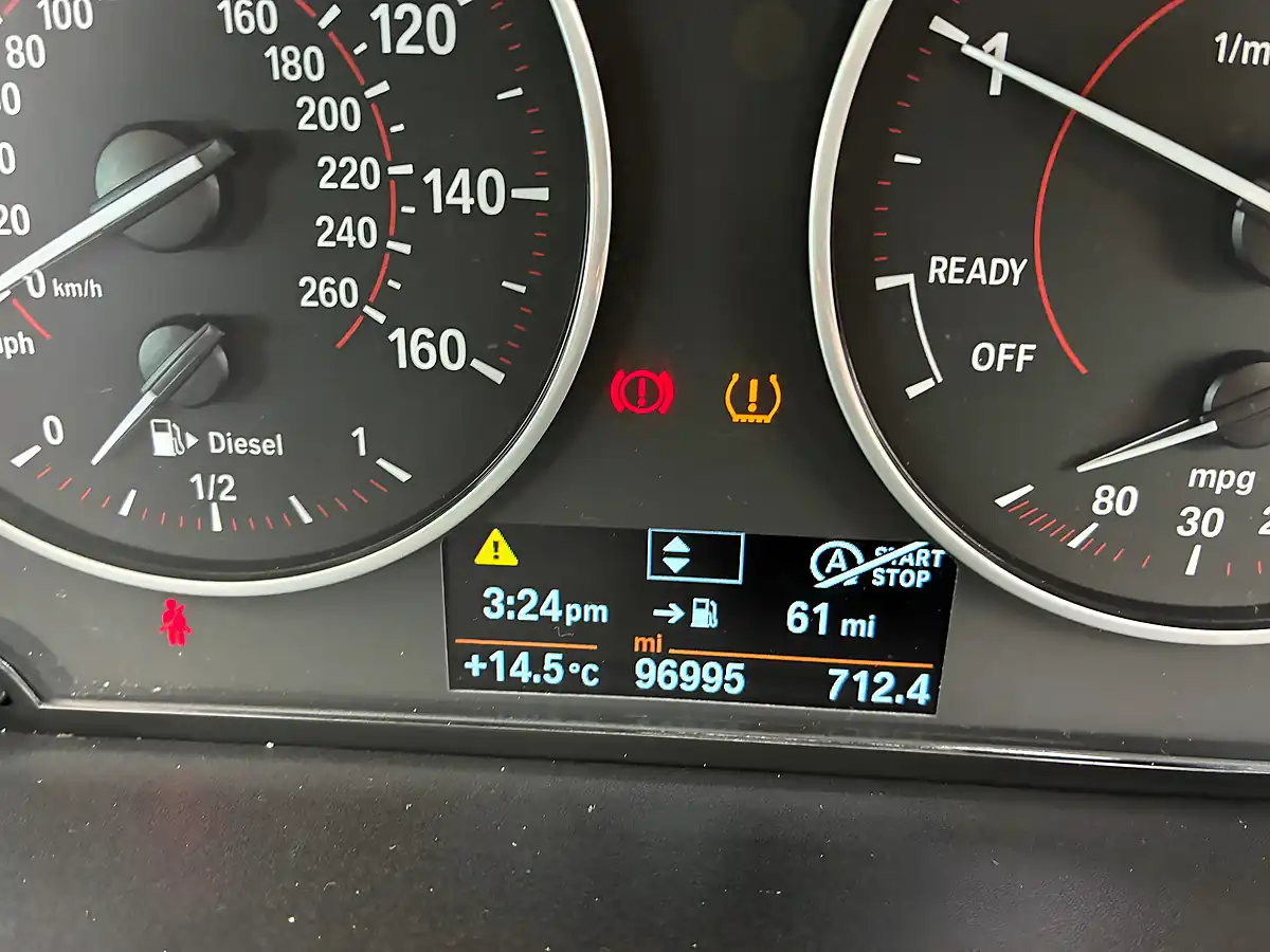 Used 2017 BMW 1 Series Sport White - Interior and Exterior details 9