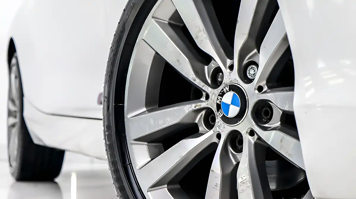 Used 2017 BMW 1 Series Sport White - Interior and Exterior details 5