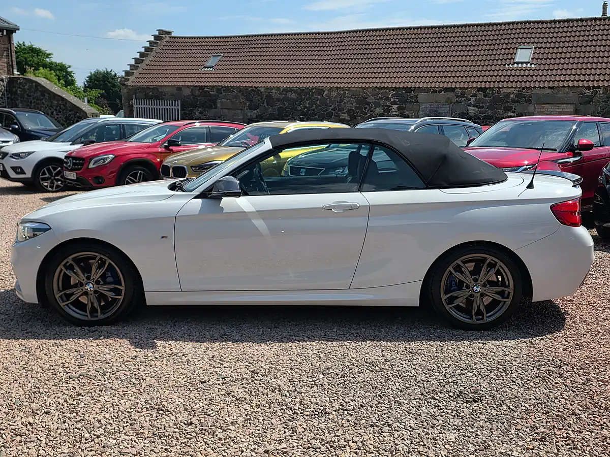 Used 2017 BMW 2 Series Convertible Alpine White - Interior and Exterior details 7