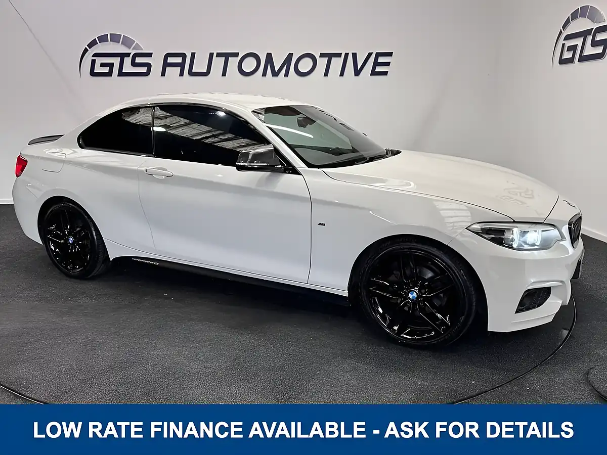 Used 2017 BMW 2 Series Coupe M Sport Alpine White - Front View