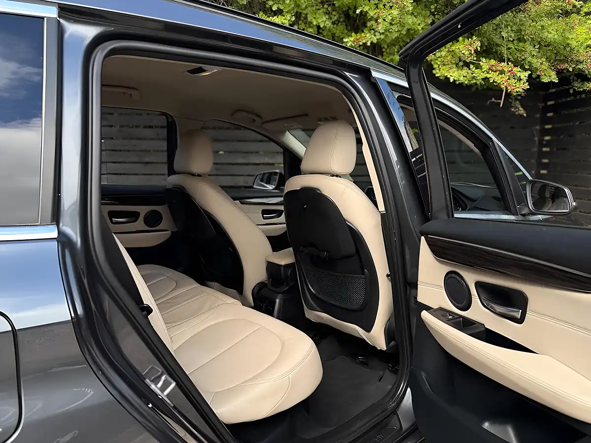 Used 2017 BMW 2 Series Gran Tourer Luxury Grey - Interior and Exterior details 7