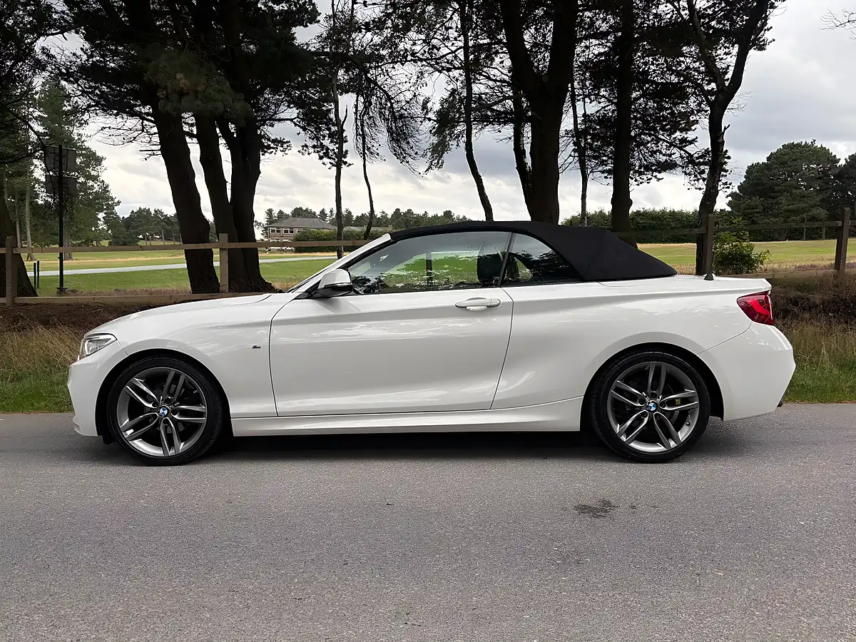 Used 2017 BMW 2 Series M Sport White - Interior and Exterior details 12