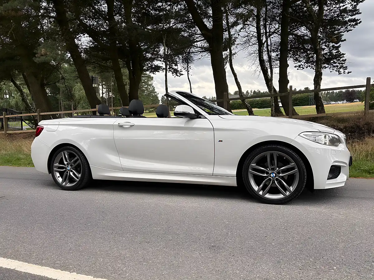 Used 2017 BMW 2 Series M Sport White - Interior and Exterior details 3