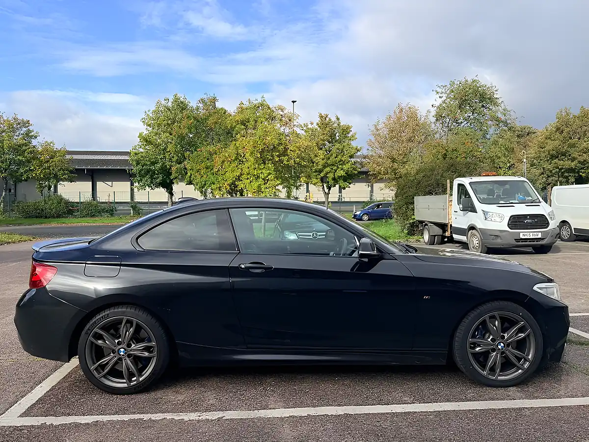 Used 2017 BMW 2 Series M240i Black - Interior and Exterior details 9