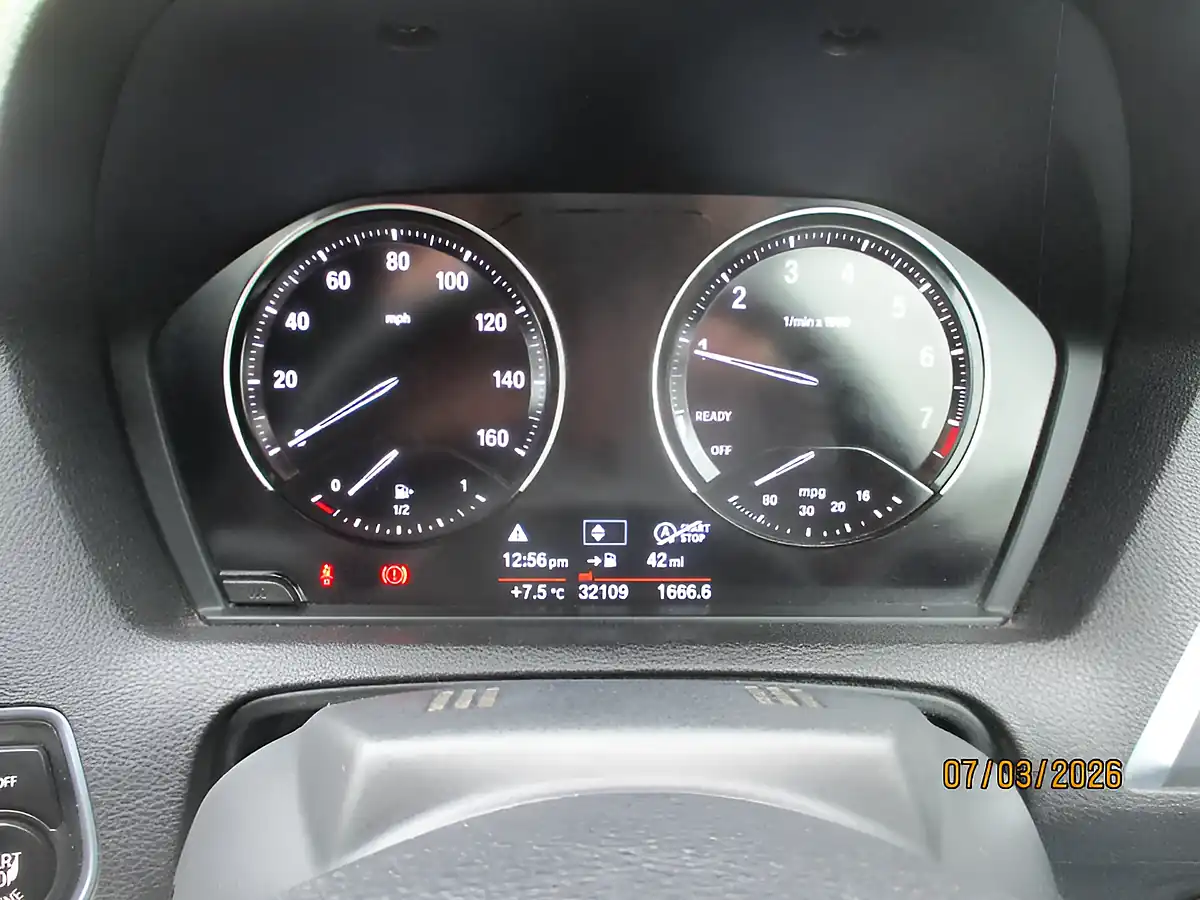 Used 2017 BMW 2 Series Sport Alpine White - Interior and Exterior details 18