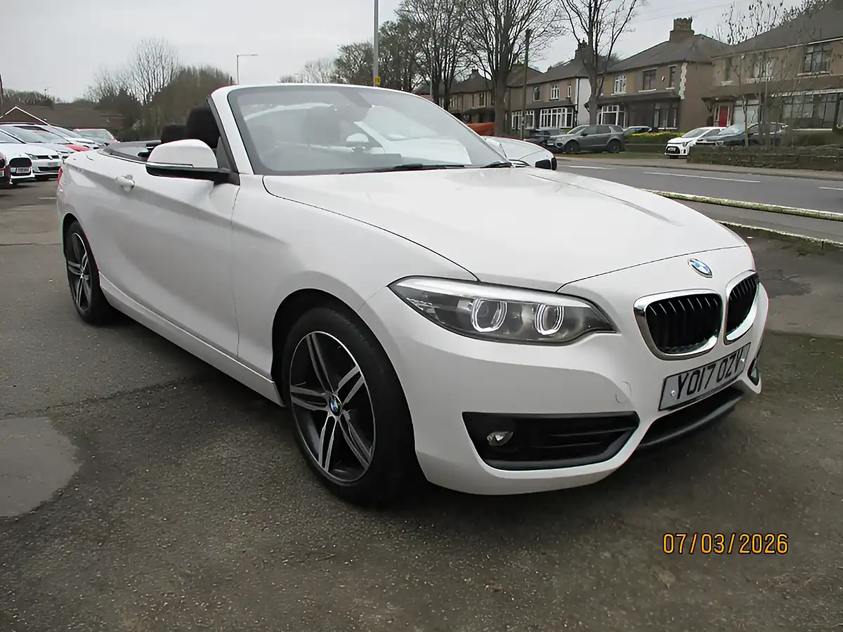 Used 2017 BMW 2 Series Sport Alpine White - Interior and Exterior details 3