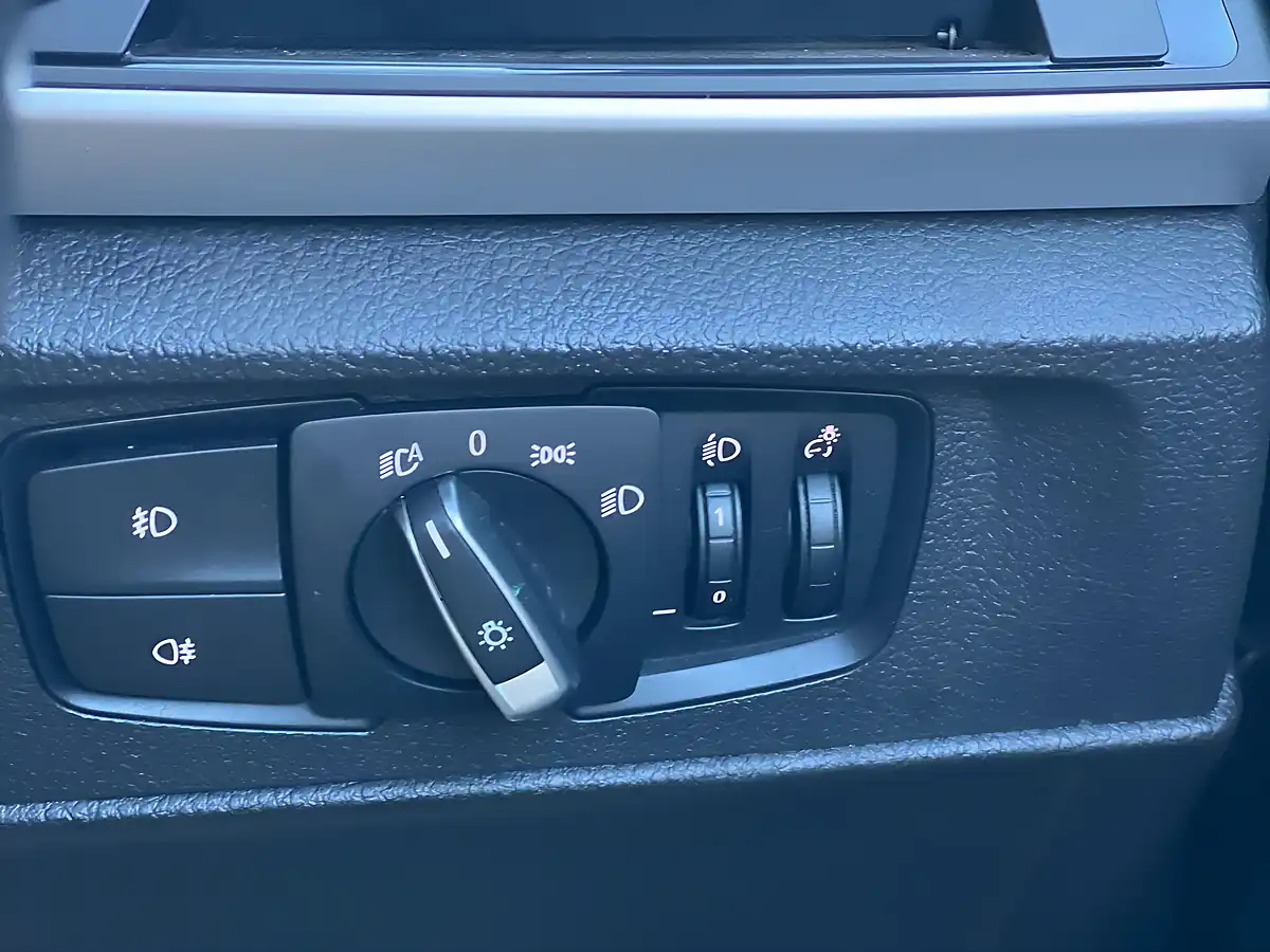 Used 2017 BMW 2 Series Sport Black - Interior and Exterior details 15