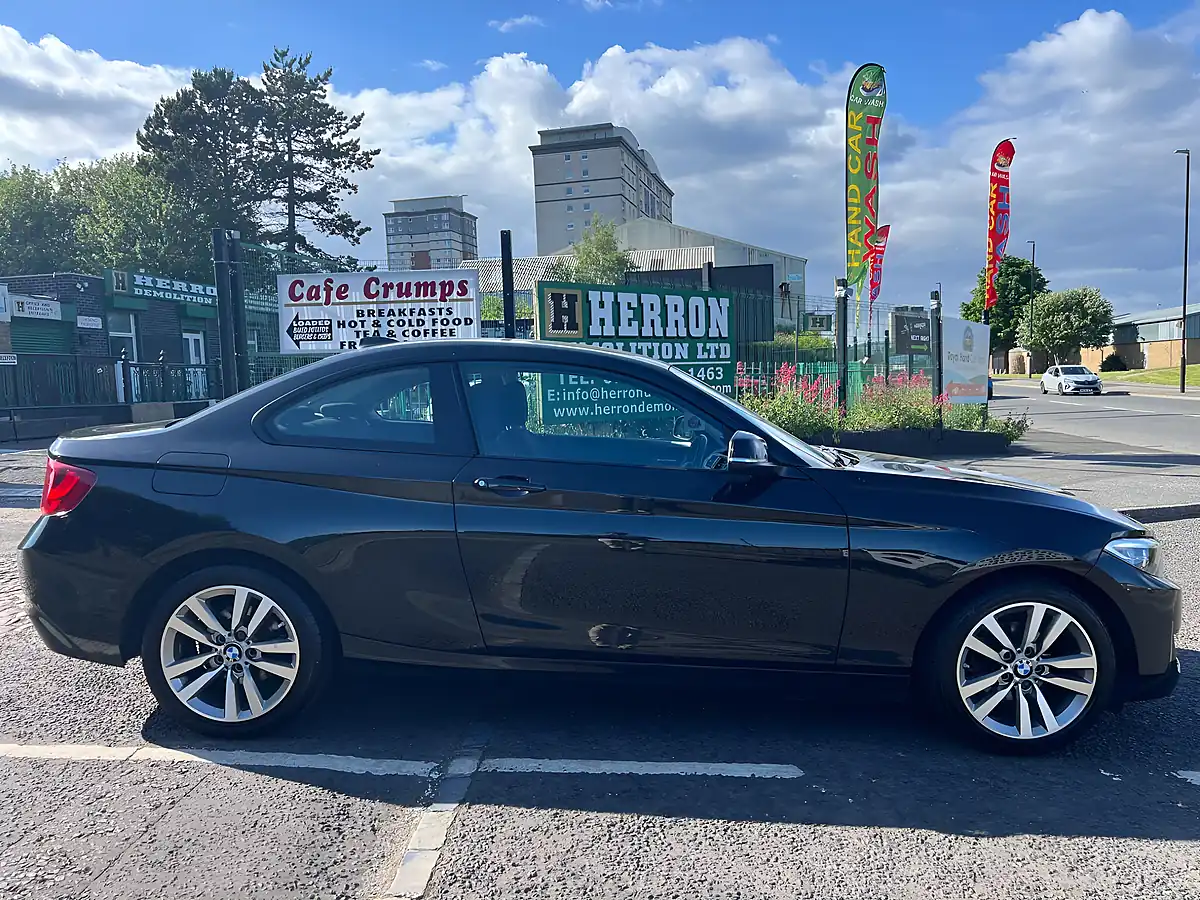Used 2017 BMW 2 Series Sport Black - Interior and Exterior details 9