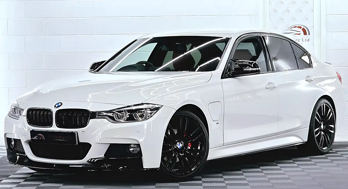 Used 2017 BMW 3 Series M Sport Alpine White - Front View