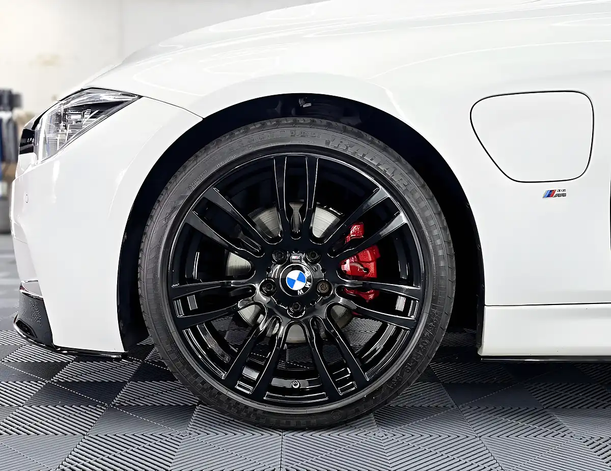 Used 2017 BMW 3 Series M Sport Alpine White - Interior and Exterior details 15