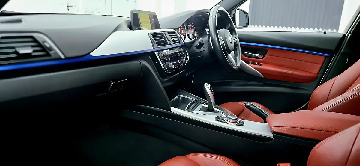 Used 2017 BMW 3 Series M Sport Alpine White - Interior and Exterior details 16
