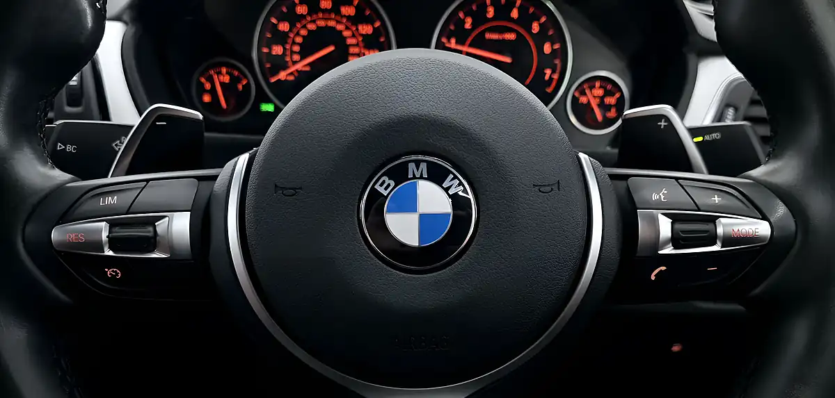 Used 2017 BMW 3 Series M Sport Alpine White - Interior and Exterior details 17