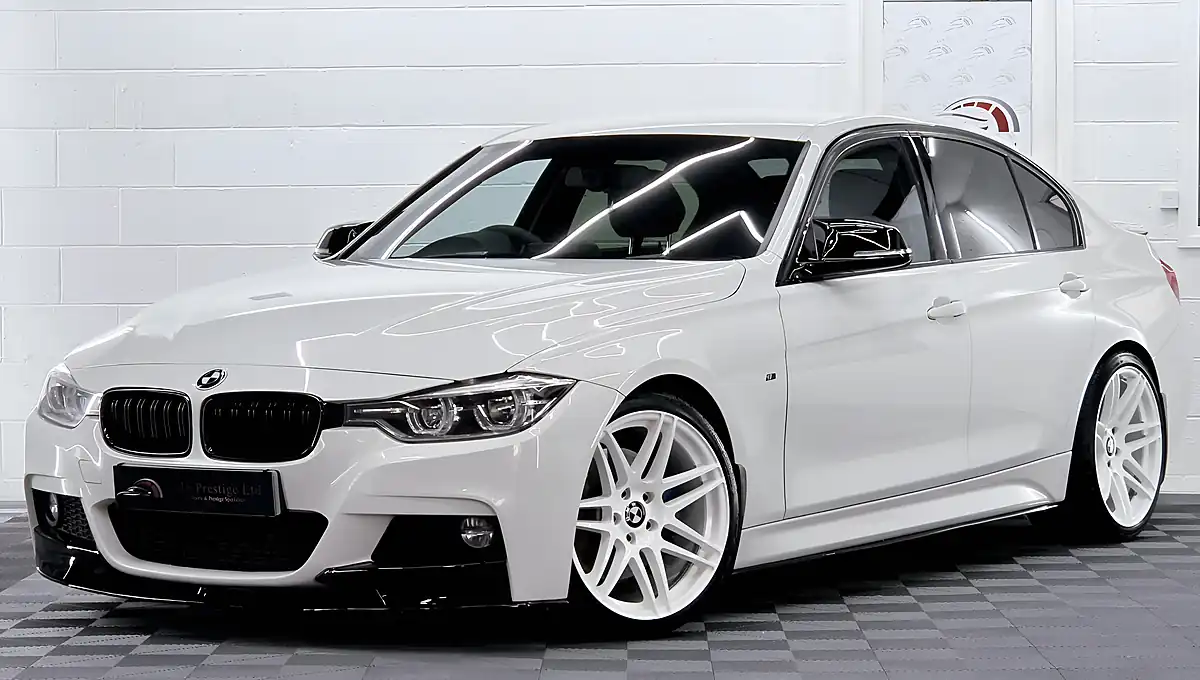 Used 2017 BMW 3 Series M Sport Alpine White - Front View
