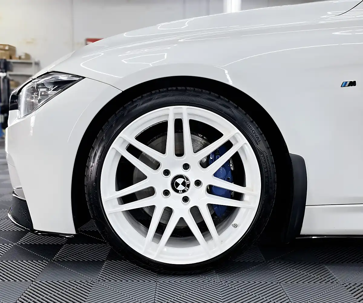Used 2017 BMW 3 Series M Sport Alpine White - Interior and Exterior details 15