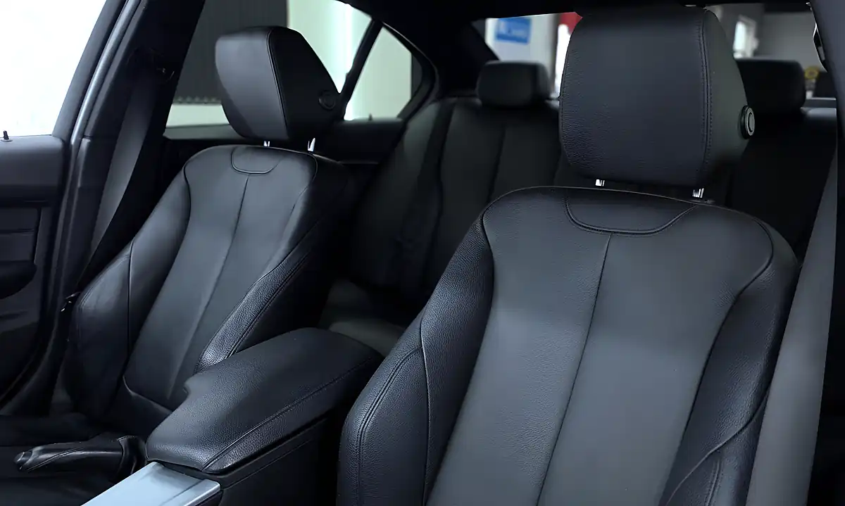Used 2017 BMW 3 Series M Sport Alpine White - Interior and Exterior details 19