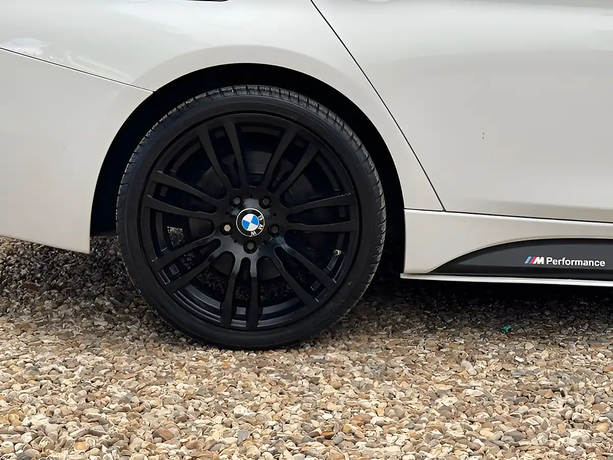 Used 2017 BMW 3 Series M Sport Alpine White - Interior and Exterior details 13