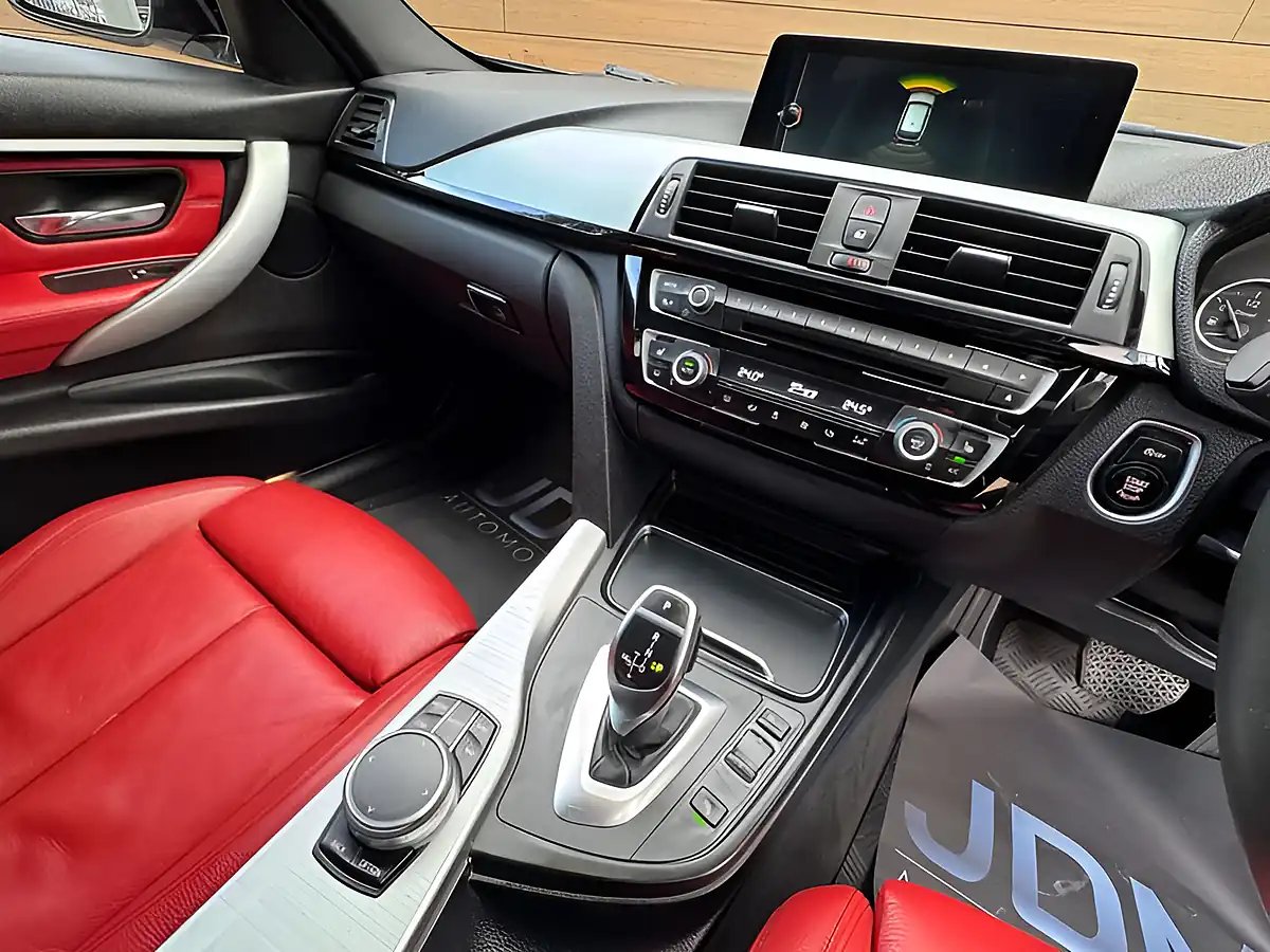 Used 2017 BMW 3 Series M Sport Alpine White - Interior and Exterior details 17