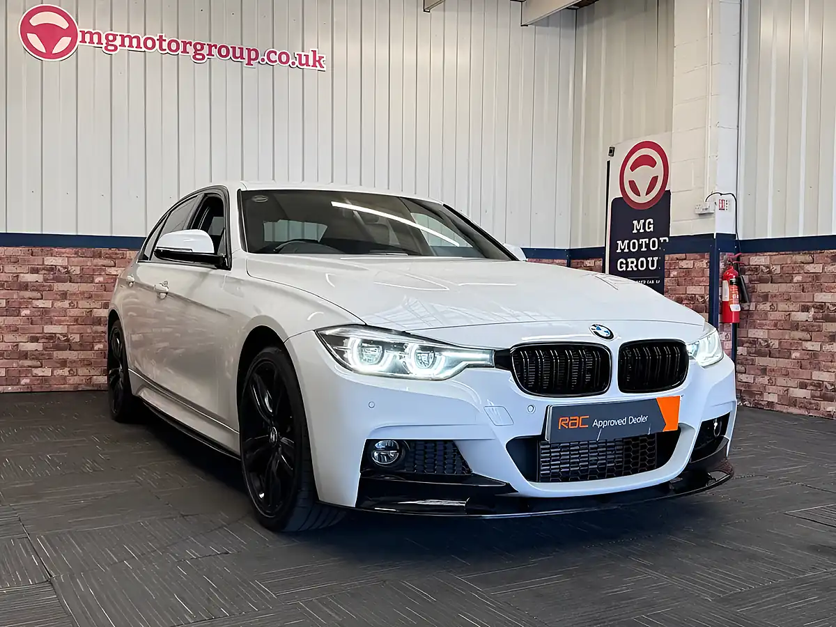 Used 2017 BMW 3 Series M Sport Alpine White - Interior and Exterior details 11