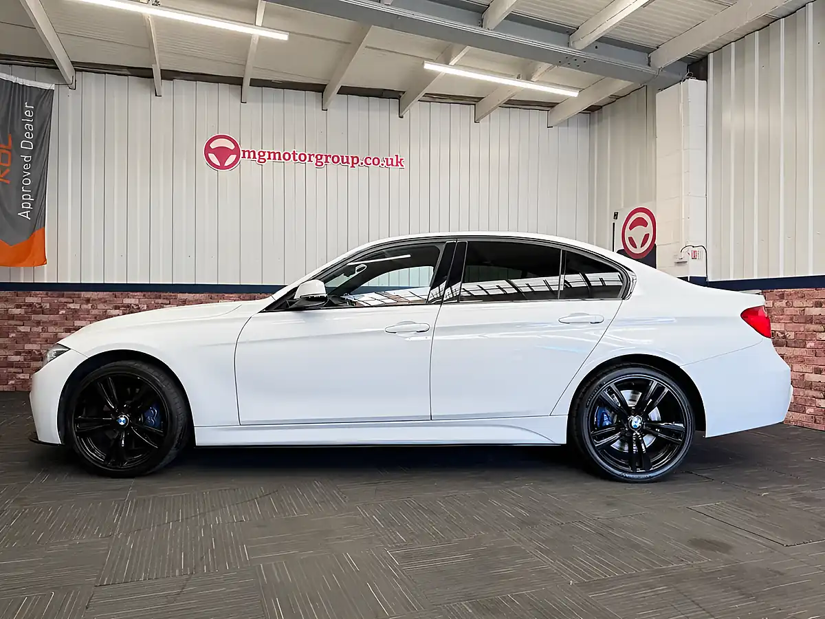 Used 2017 BMW 3 Series M Sport Alpine White - Interior and Exterior details 13