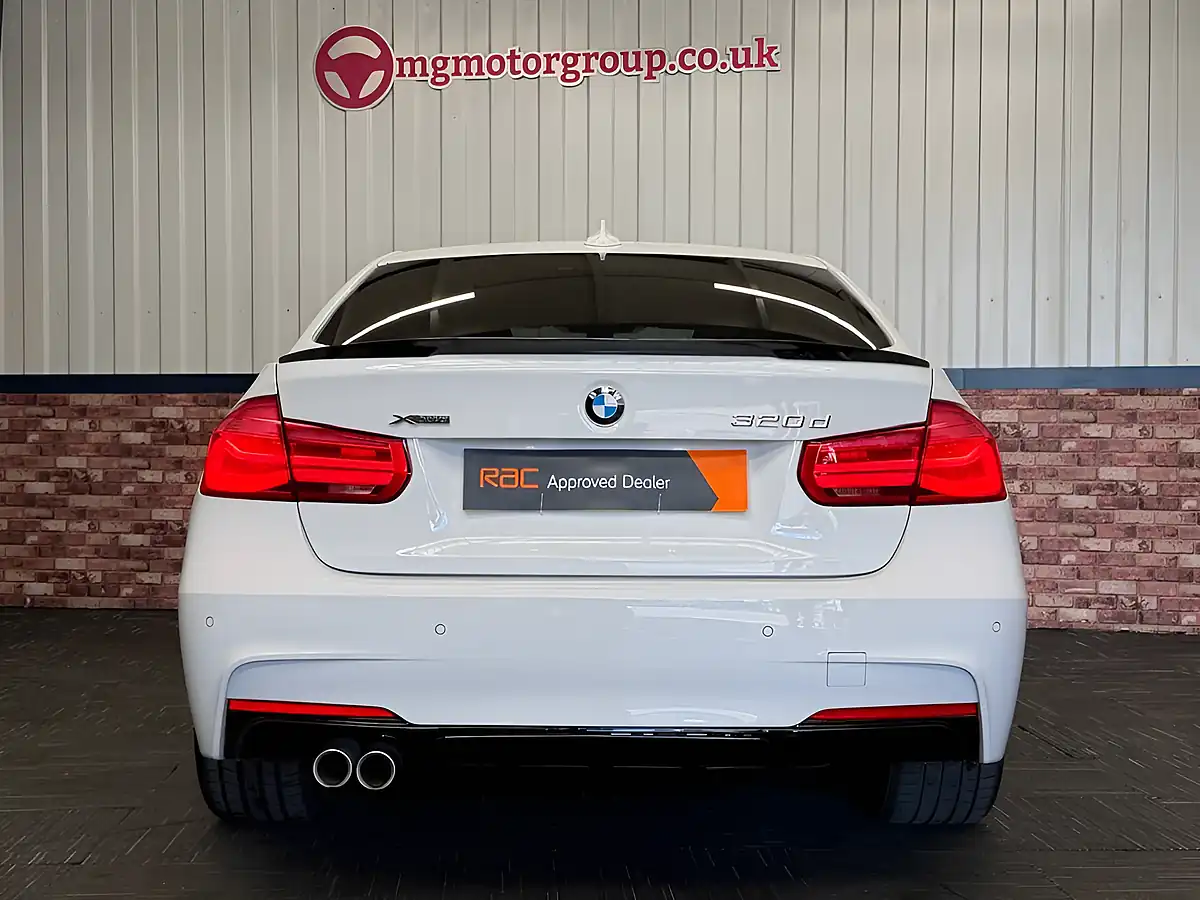 Used 2017 BMW 3 Series M Sport Alpine White - Interior and Exterior details 18