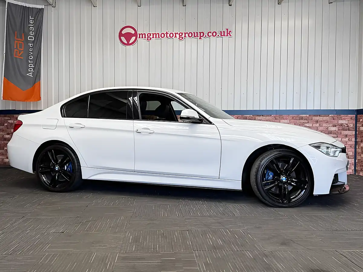 Used 2017 BMW 3 Series M Sport Alpine White - Interior and Exterior details 4