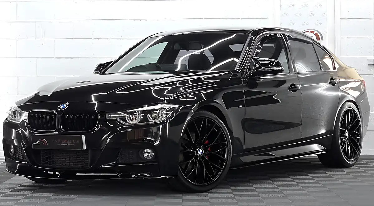 Used 2017 BMW 3 Series M Sport Black Sapphire - Front View