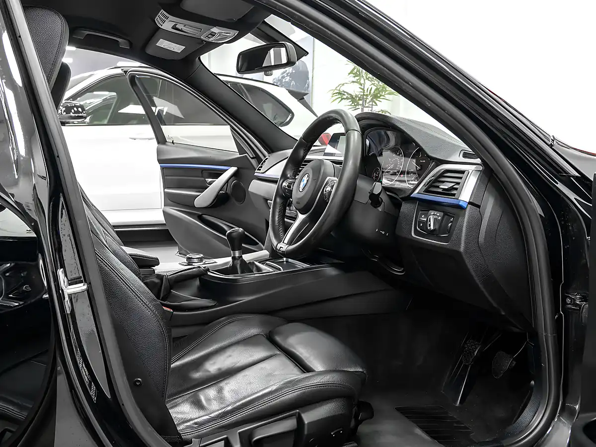 Used 2017 BMW 3 Series M Sport Black Sapphire - Interior and Exterior details 11
