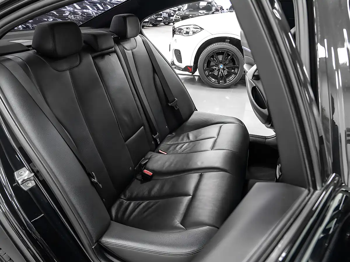 Used 2017 BMW 3 Series M Sport Black Sapphire - Interior and Exterior details 15