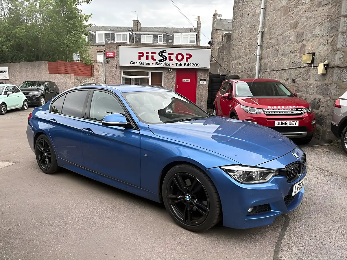 Used 2017 BMW 3 Series M Sport Blue - Front View