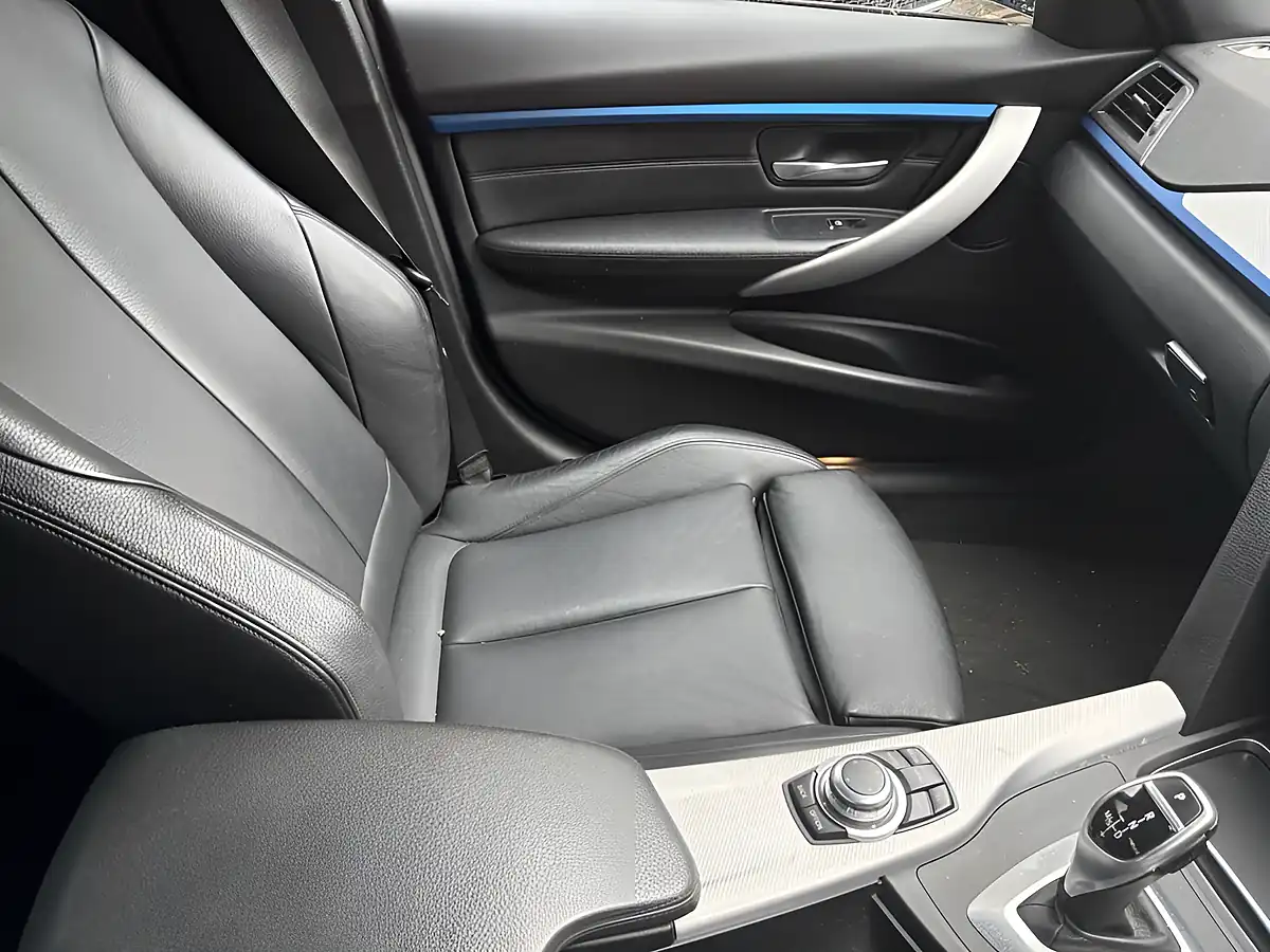 Used 2017 BMW 3 Series M Sport Blue - Interior and Exterior details 11