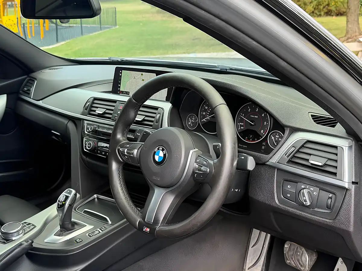 Used 2017 BMW 3 Series M Sport Glacier Silver - Interior and Exterior details 17