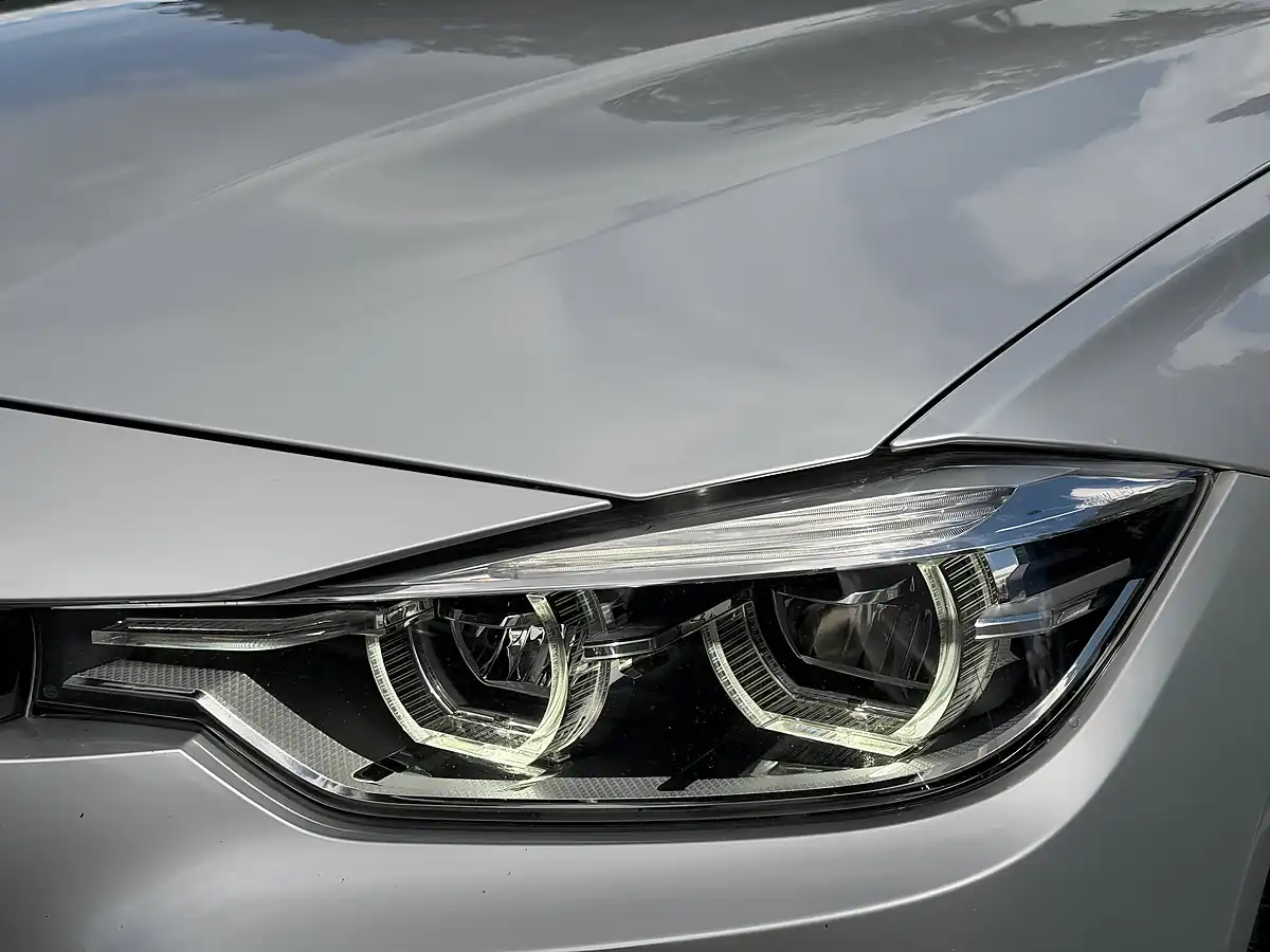 Used 2017 BMW 3 Series M Sport Glacier Silver - Interior and Exterior details 4