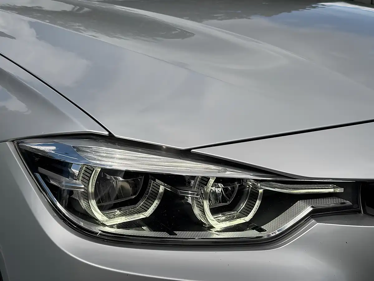 Used 2017 BMW 3 Series M Sport Glacier Silver - Interior and Exterior details 7