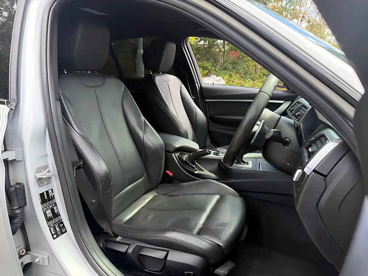 Used 2017 BMW 3 Series M Sport Glacier Silver - Interior and Exterior details 8