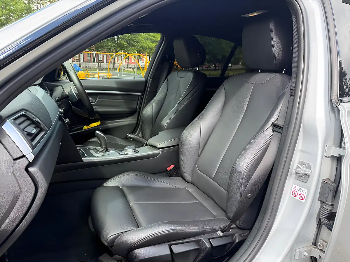Used 2017 BMW 3 Series M Sport Glacier Silver - Interior and Exterior details 9