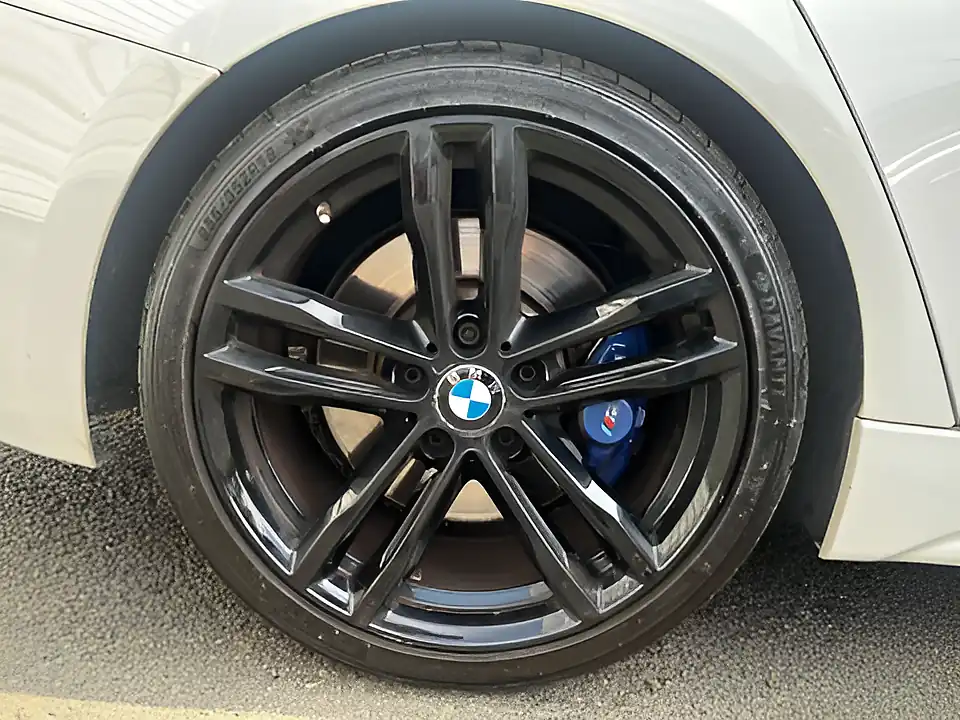 Used 2017 BMW 3 Series M Sport Shadow Edition Alpine White - Interior and Exterior details 11