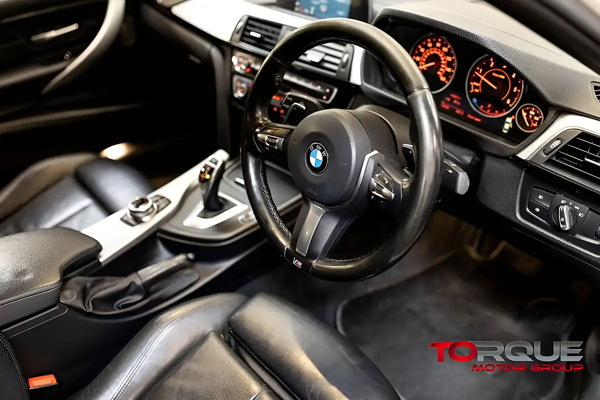 Used 2017 BMW 3 Series M Sport Shadow Edition Alpine White - Interior and Exterior details 17