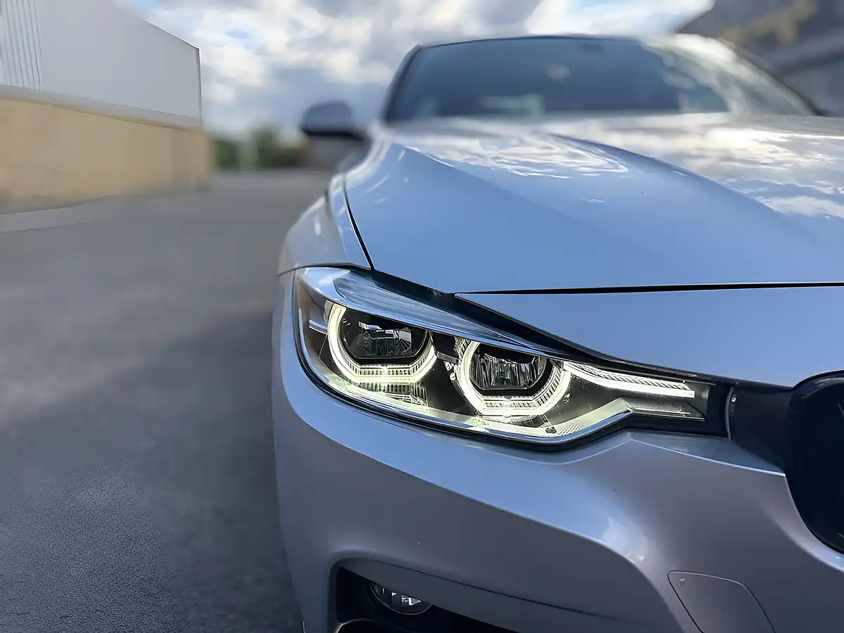 Used 2017 BMW 3 Series M Sport Silver - Interior and Exterior details 16