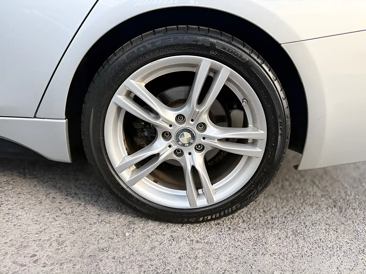Used 2017 BMW 3 Series M Sport Silver - Interior and Exterior details 20