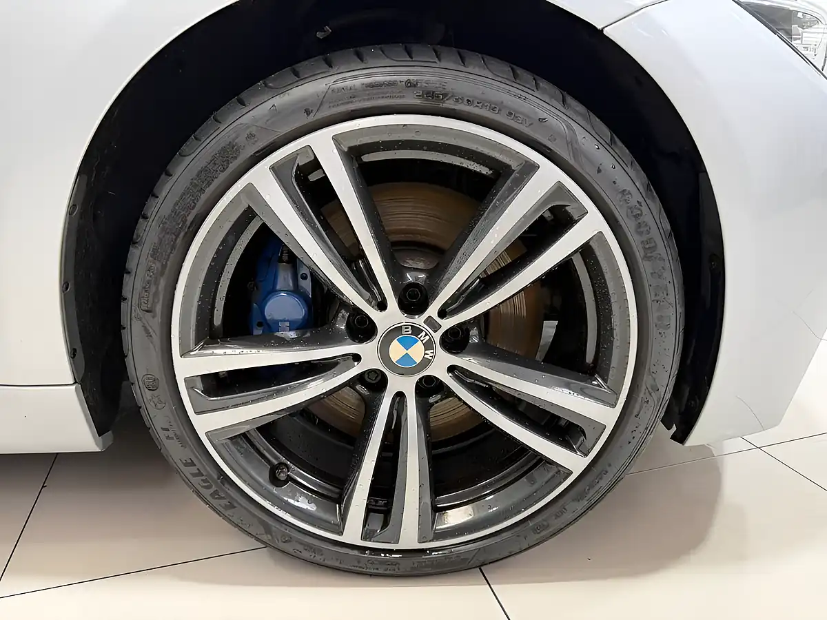 Used 2017 BMW 3 Series M Sport Touring Silver - Interior and Exterior details 14