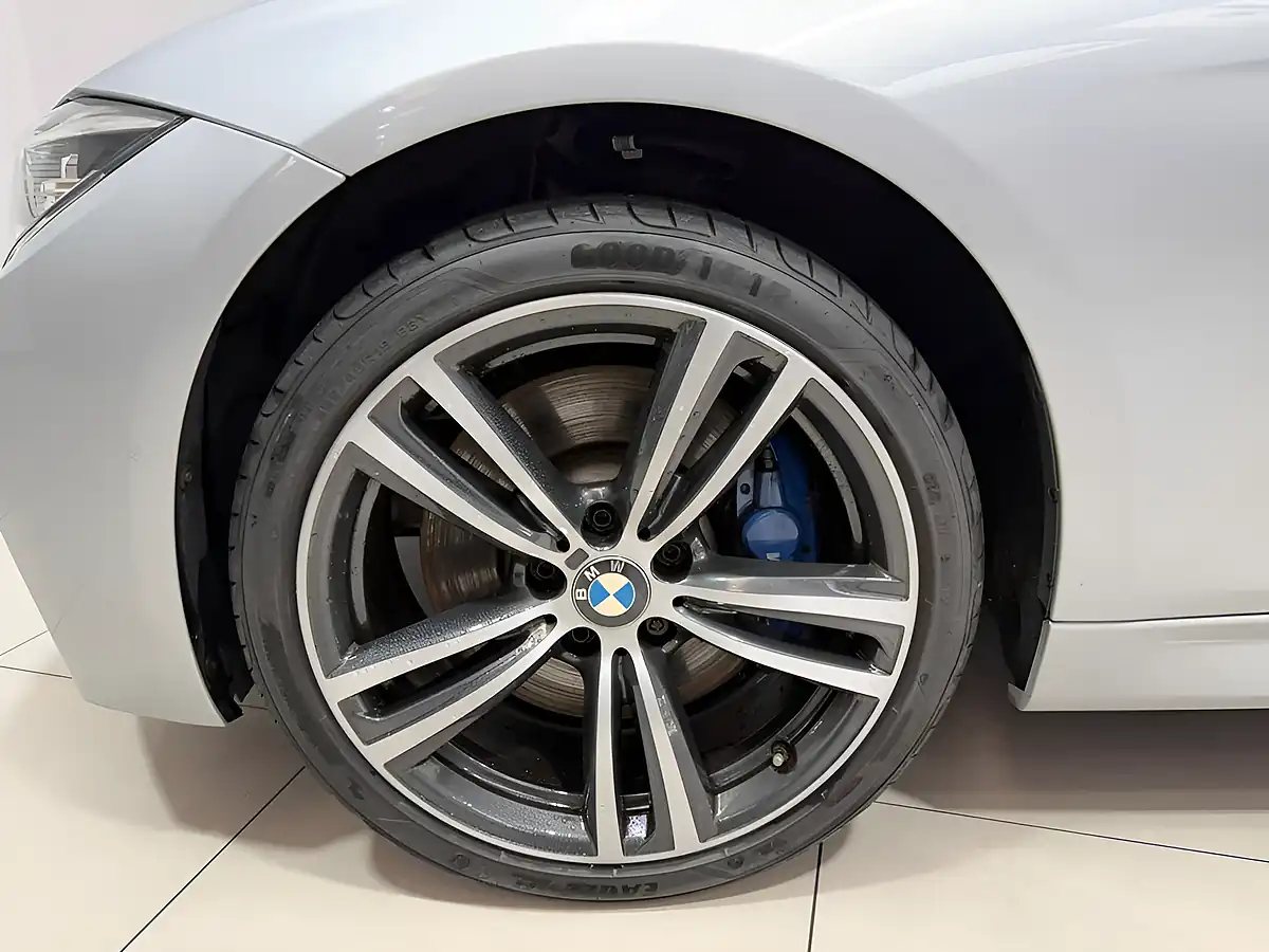 Used 2017 BMW 3 Series M Sport Touring Silver - Interior and Exterior details 6
