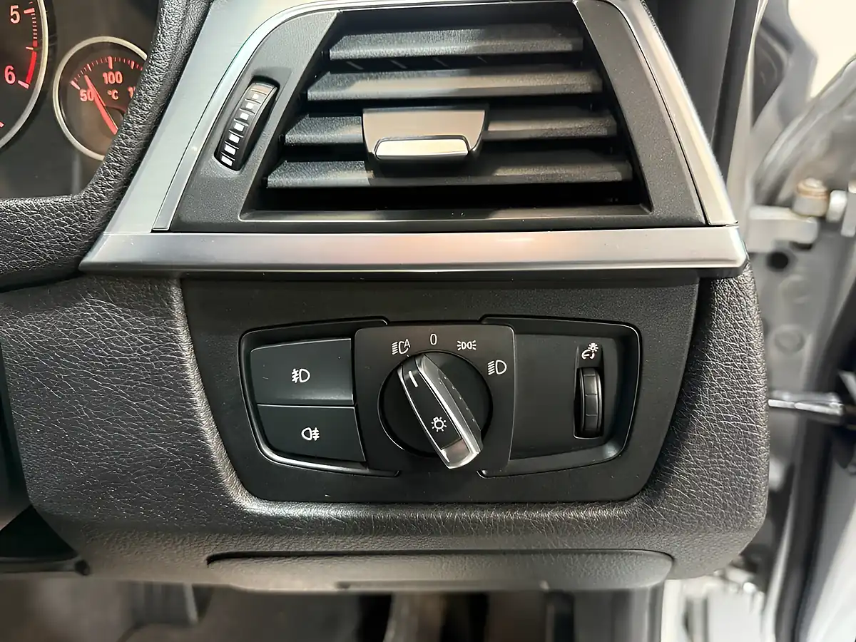 Used 2017 BMW 3 Series M Sport Touring Silver - Interior and Exterior details 14