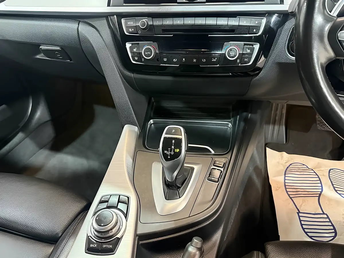 Used 2017 BMW 3 Series M Sport Touring Silver - Interior and Exterior details 16