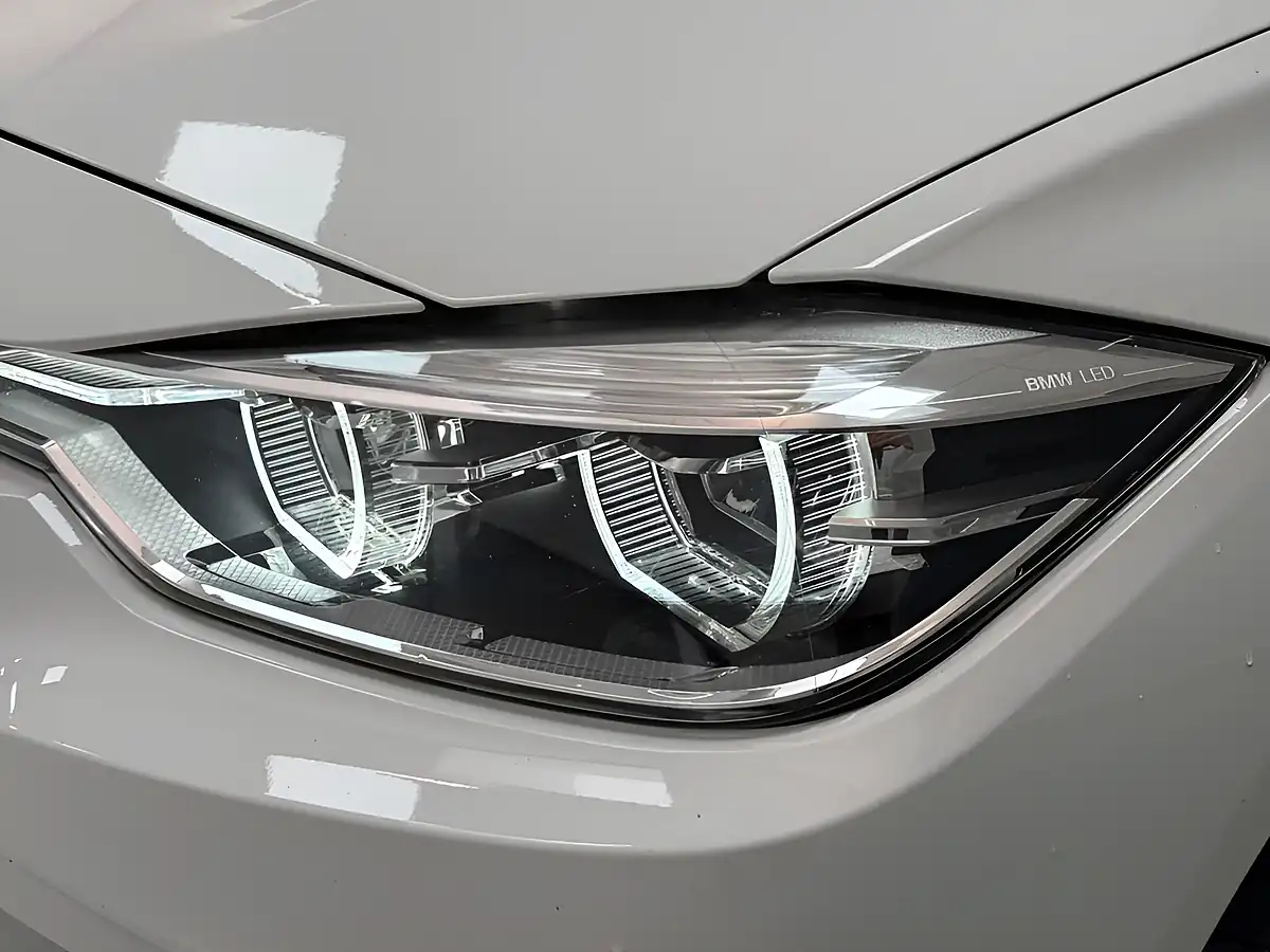 Used 2017 BMW 3 Series M Sport Touring White - Interior and Exterior details 15