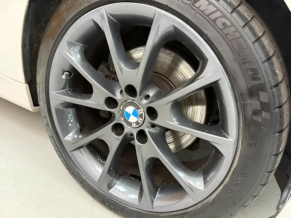 Used 2017 BMW 3 Series M Sport Touring White - Interior and Exterior details 4