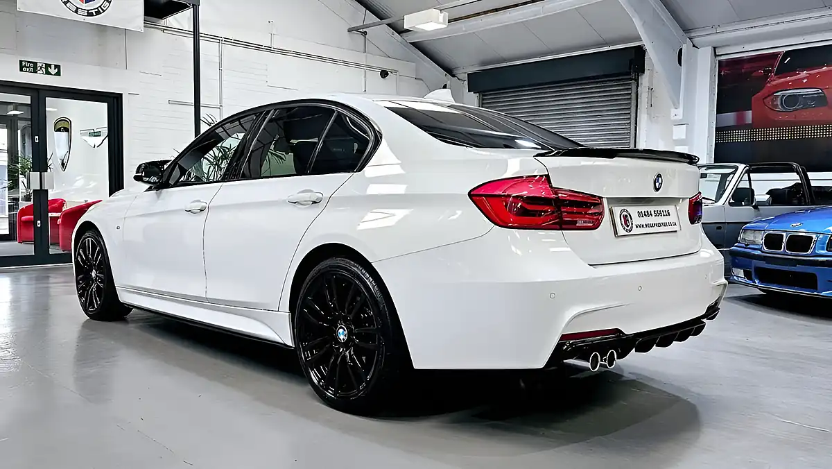 Used 2017 BMW 3 Series M Sport White - Interior and Exterior details 11