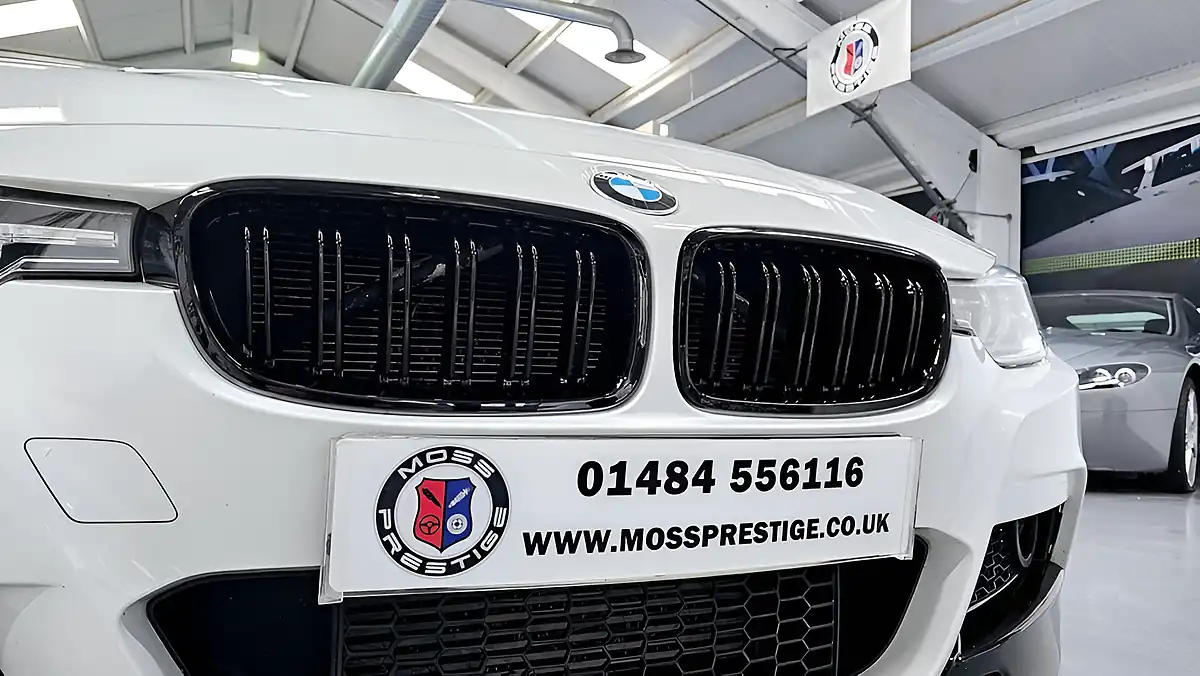 Used 2017 BMW 3 Series M Sport White - Interior and Exterior details 14