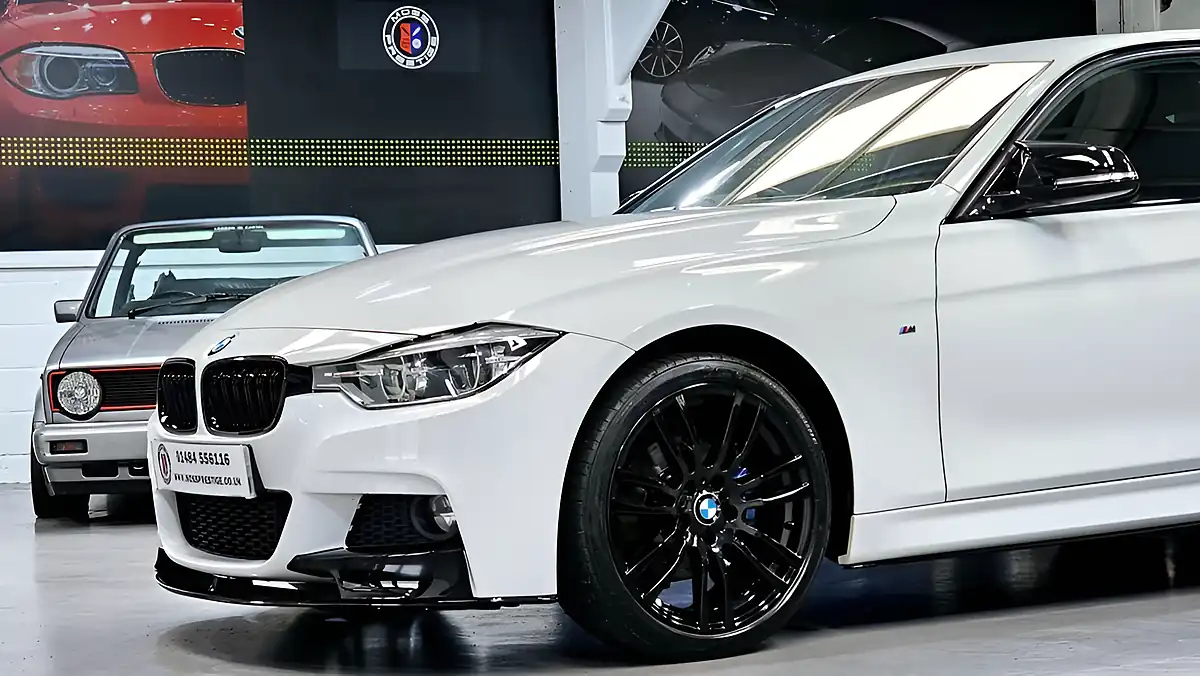 Used 2017 BMW 3 Series M Sport White - Interior and Exterior details 16