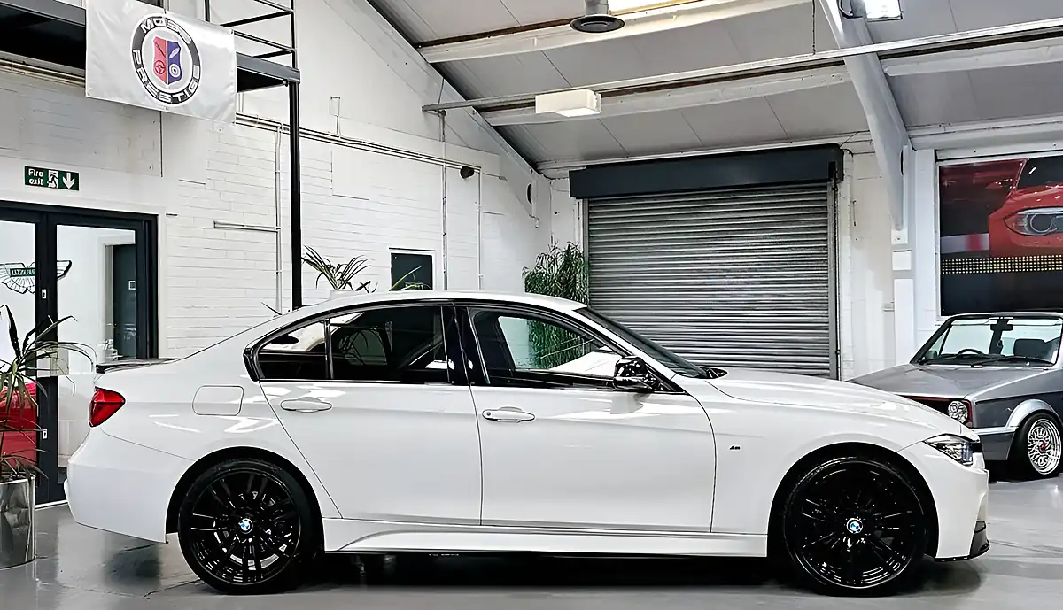 Used 2017 BMW 3 Series M Sport White - Interior and Exterior details 5